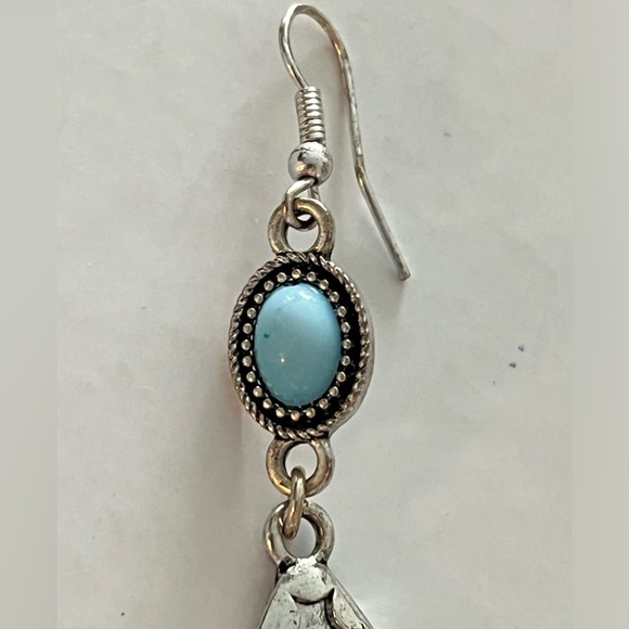 Costume Earrings silver metal and blue stone coastal boho dangling teardrop - Picture 3 of 8